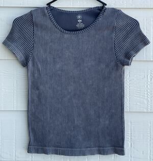 AURA Girls M/L Grey ribbed t-shirt